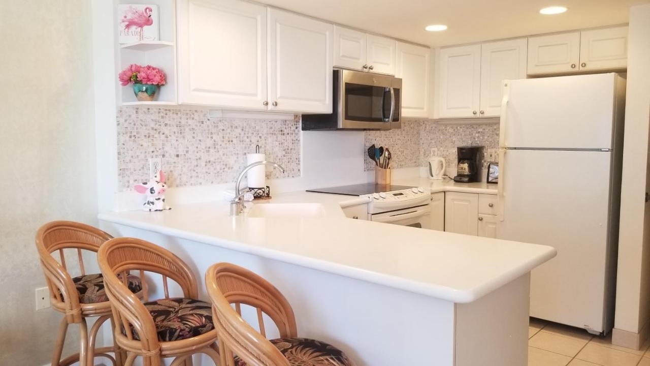 Ilikai Tower One Bedroom Lagoon View Waikiki Condos With Lanai & Free Wifi Honolulu Room photo
