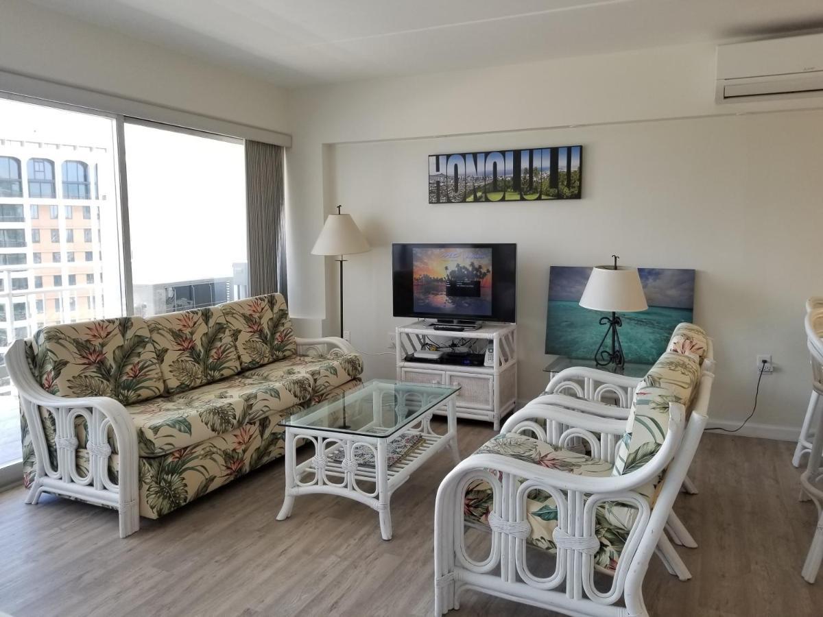Ilikai Tower One Bedroom Lagoon View Waikiki Condos With Lanai & Free Wifi Honolulu Room photo