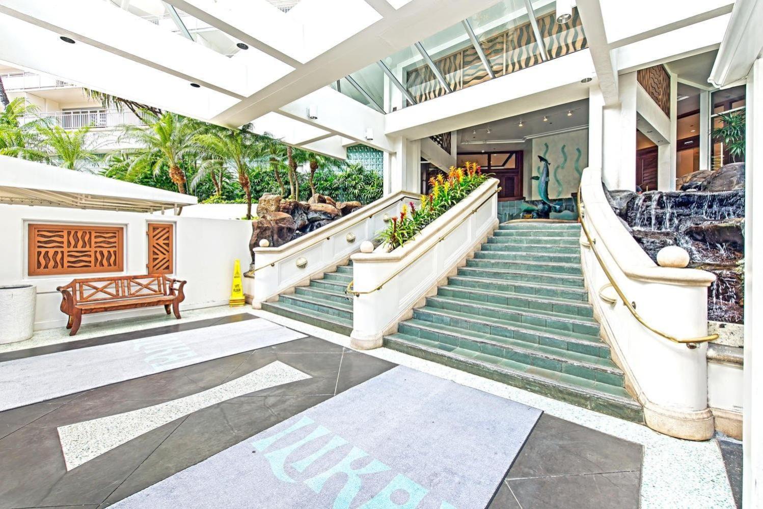 Ilikai Tower One Bedroom Lagoon View Waikiki Condos With Lanai & Free Wifi Honolulu Room photo