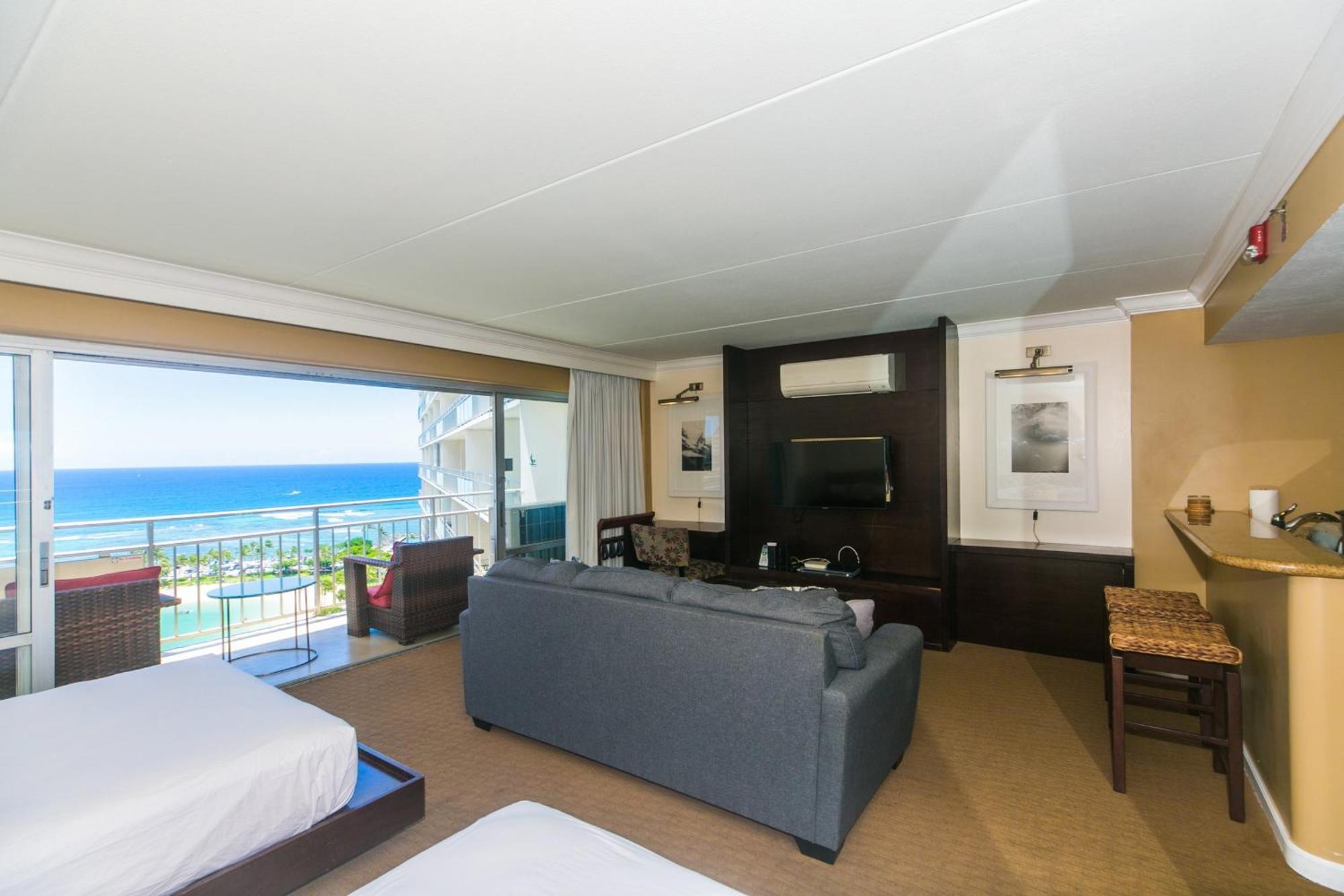 Ilikai Tower One Bedroom Lagoon View Waikiki Condos With Lanai & Free Wifi Honolulu Room photo