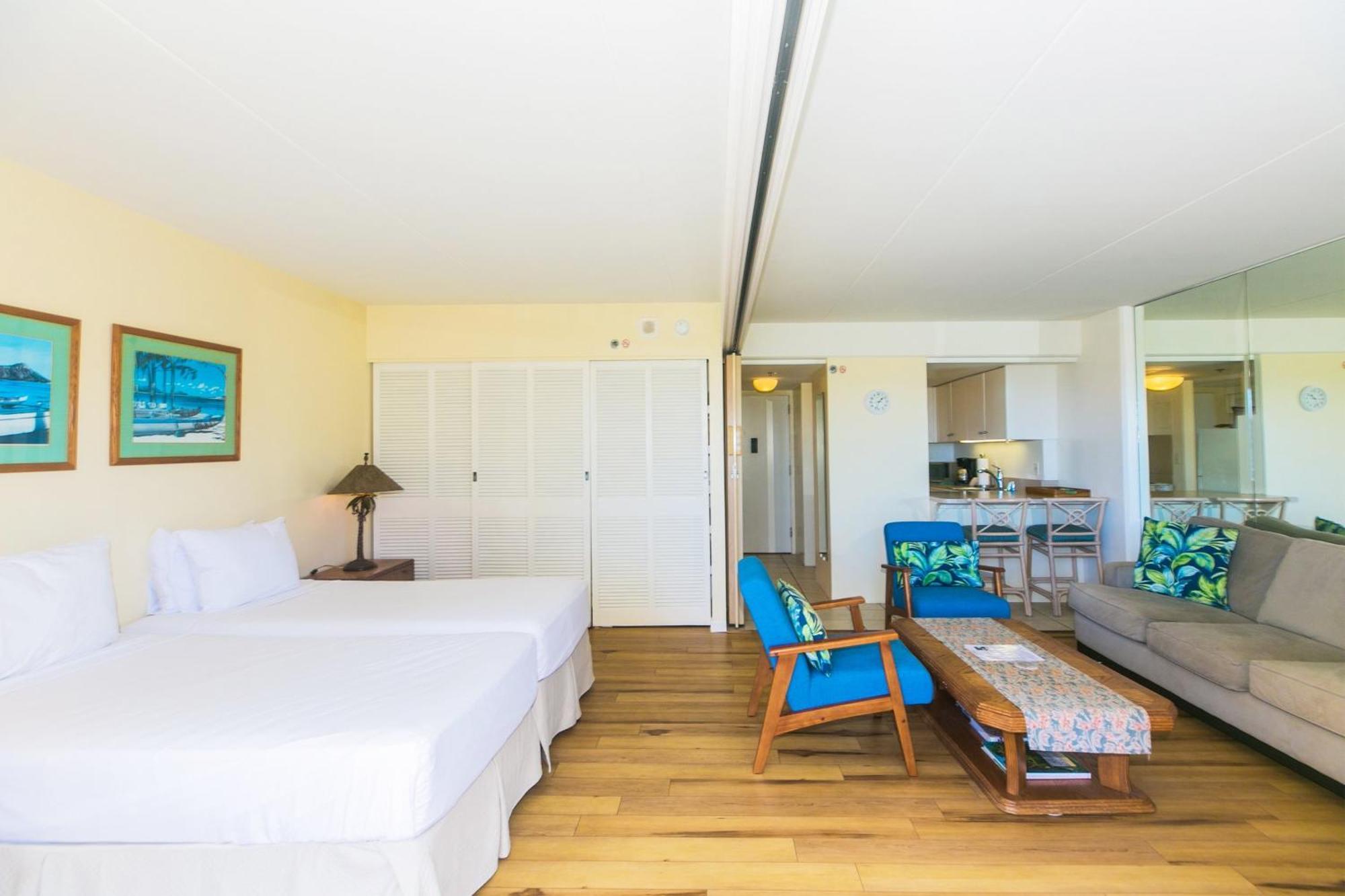 Ilikai Tower One Bedroom Lagoon View Waikiki Condos With Lanai & Free Wifi Honolulu Room photo