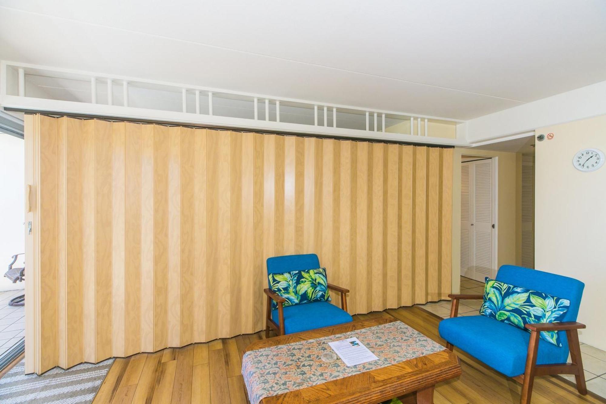 Ilikai Tower One Bedroom Lagoon View Waikiki Condos With Lanai & Free Wifi Honolulu Room photo