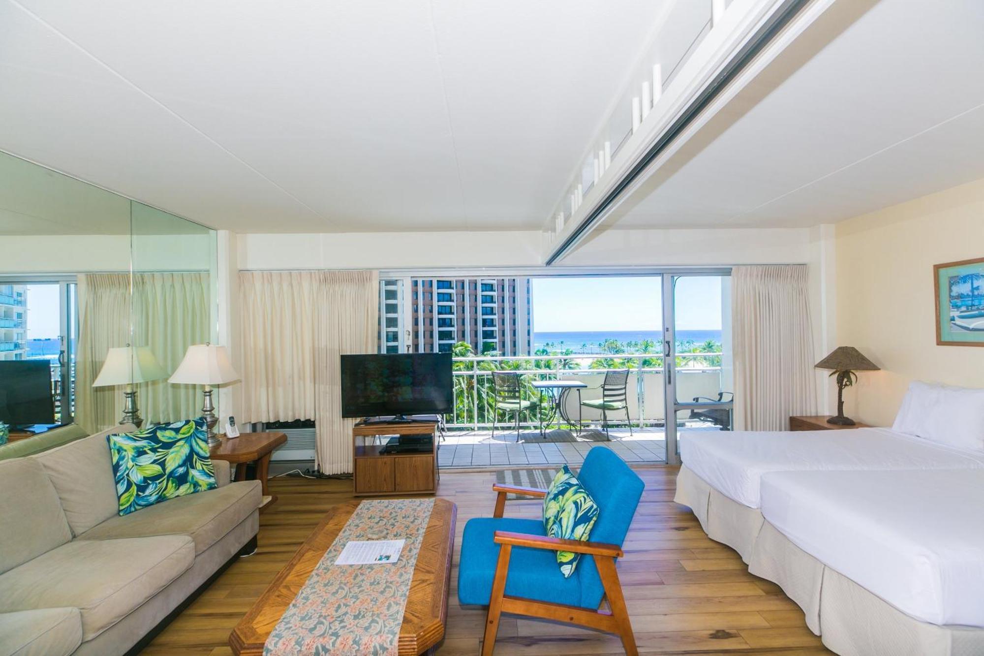 Ilikai Tower One Bedroom Lagoon View Waikiki Condos With Lanai & Free Wifi Honolulu Room photo
