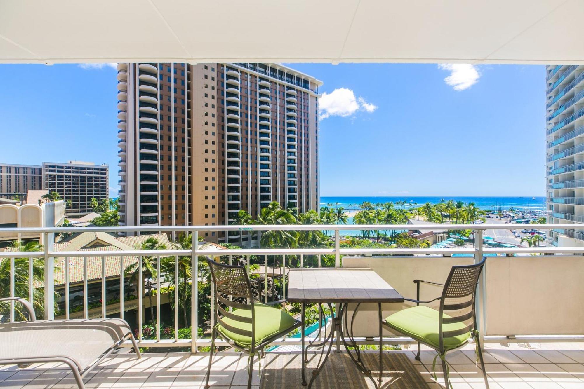 Ilikai Tower One Bedroom Lagoon View Waikiki Condos With Lanai & Free Wifi Honolulu Room photo