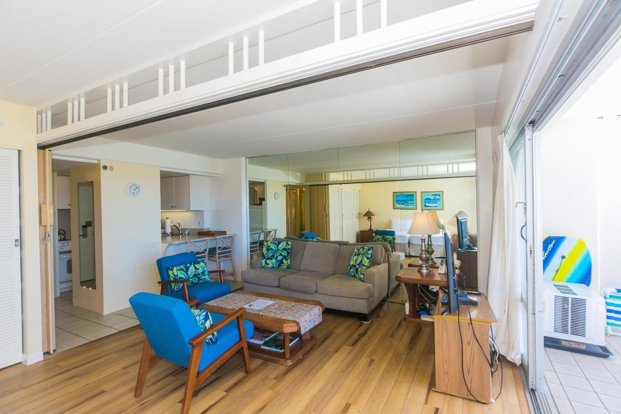Ilikai Tower One Bedroom Lagoon View Waikiki Condos With Lanai & Free Wifi Honolulu Room photo