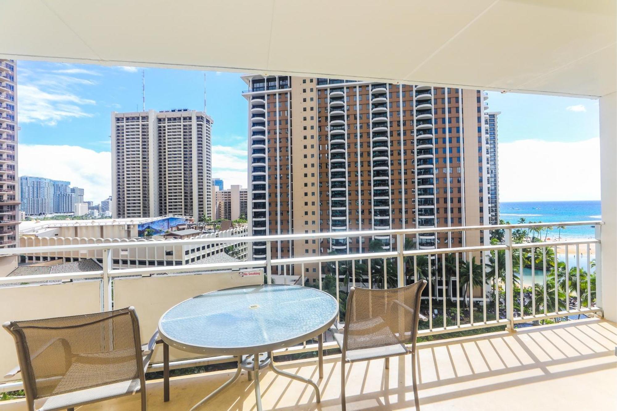 Ilikai Tower One Bedroom Lagoon View Waikiki Condos With Lanai & Free Wifi Honolulu Room photo