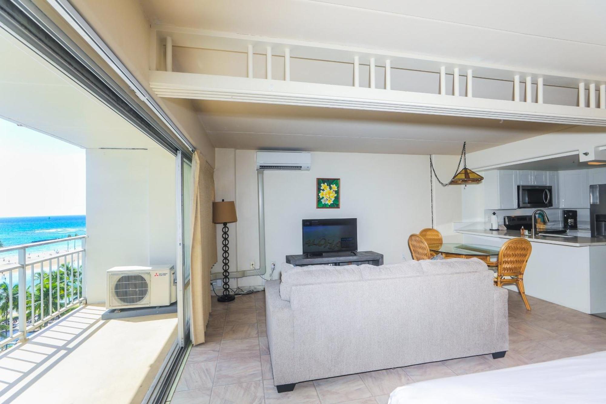 Ilikai Tower One Bedroom Lagoon View Waikiki Condos With Lanai & Free Wifi Honolulu Room photo