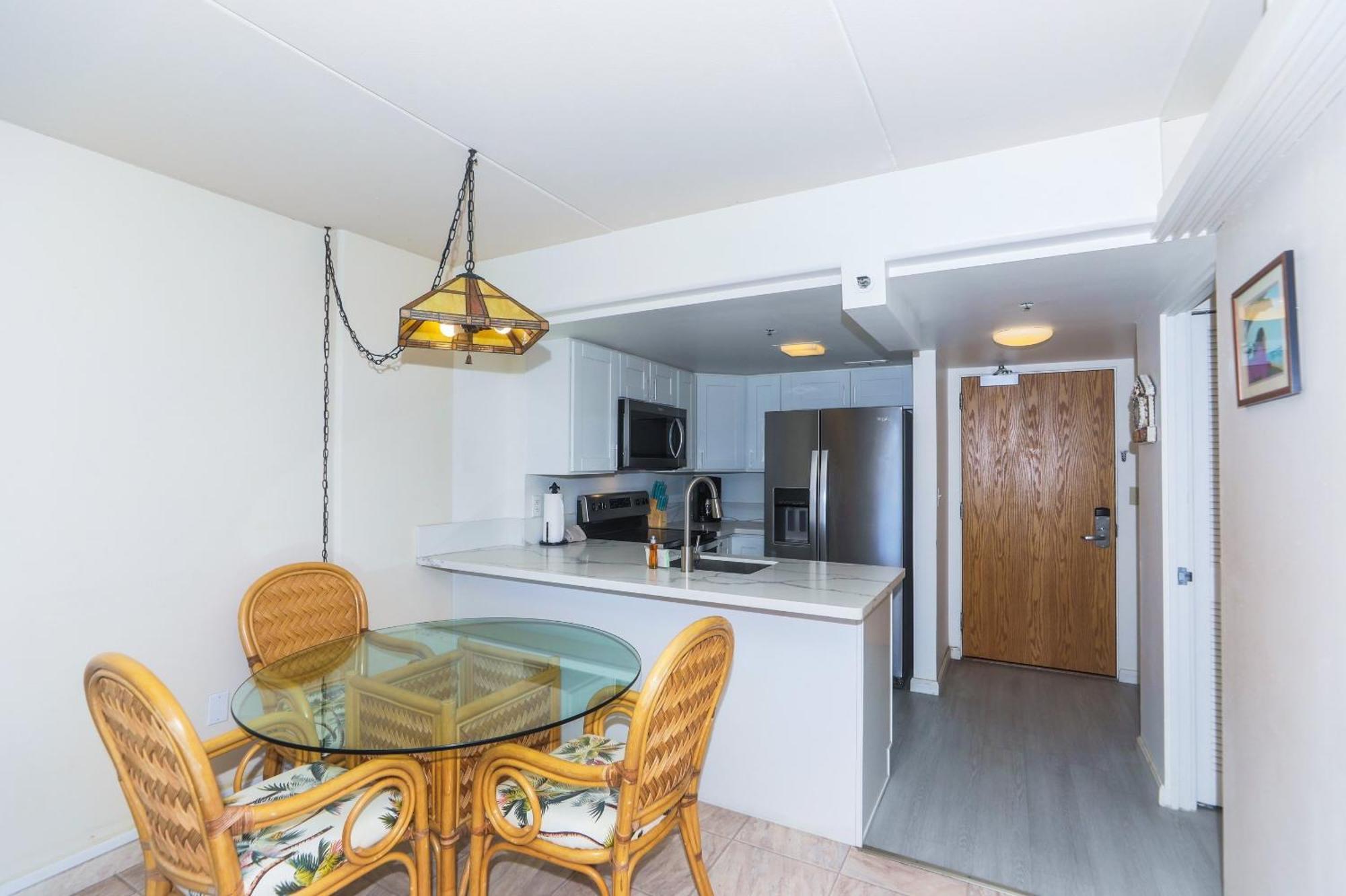 Ilikai Tower One Bedroom Lagoon View Waikiki Condos With Lanai & Free Wifi Honolulu Room photo