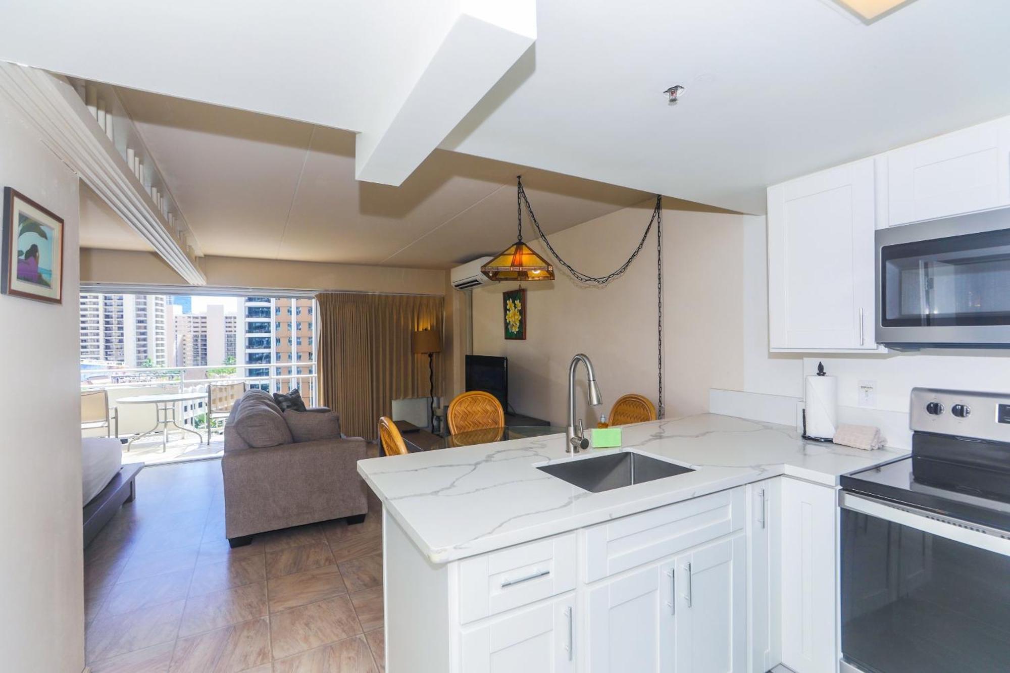 Ilikai Tower One Bedroom Lagoon View Waikiki Condos With Lanai & Free Wifi Honolulu Room photo